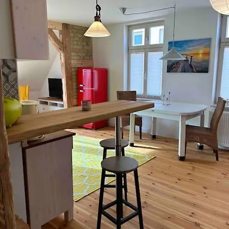 Stadtwohnung Direkt Im Zentrum Апартаменты Нойштрелиц